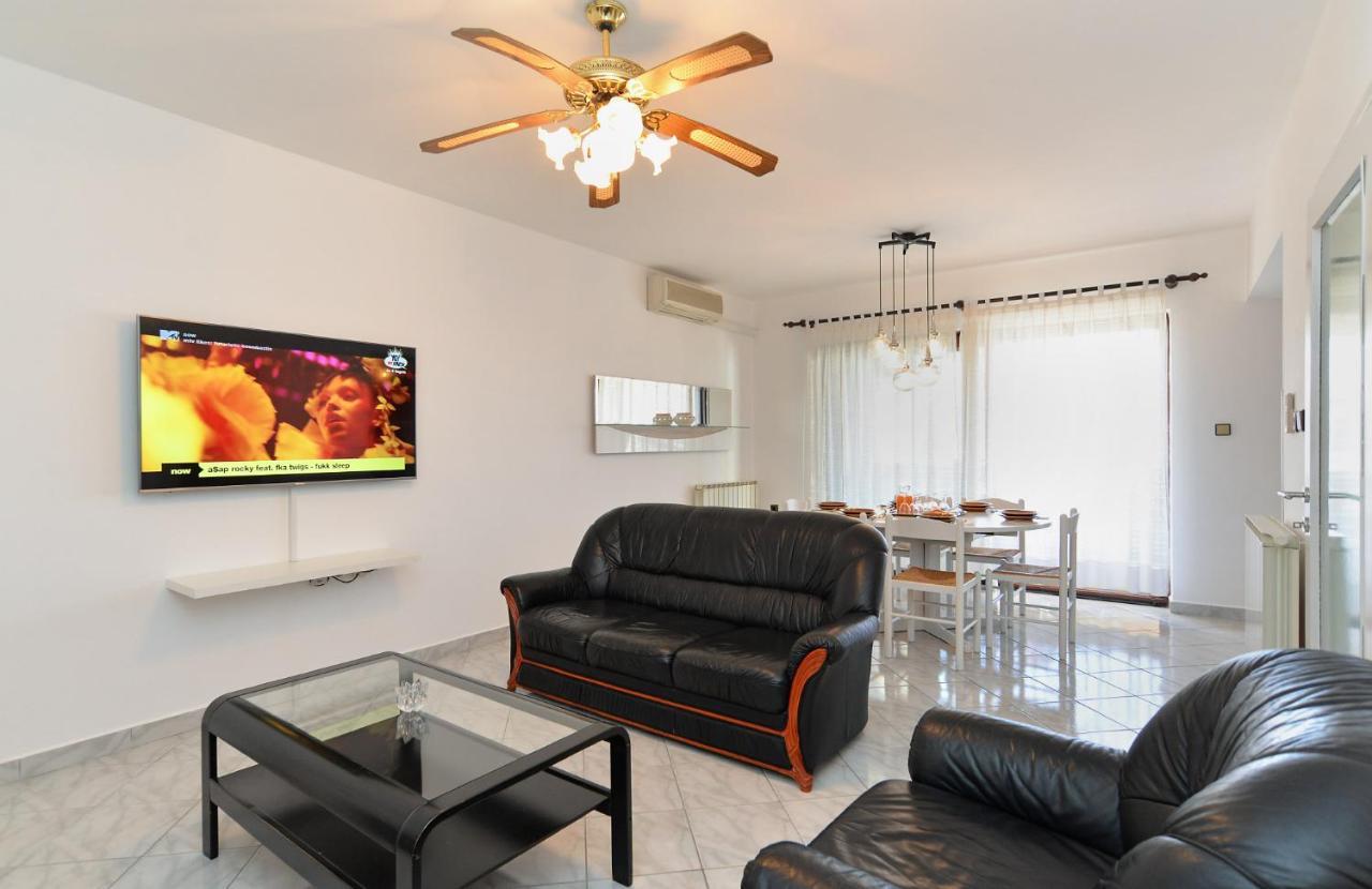 House Pula 2080 Villa Ngoại thất bức ảnh