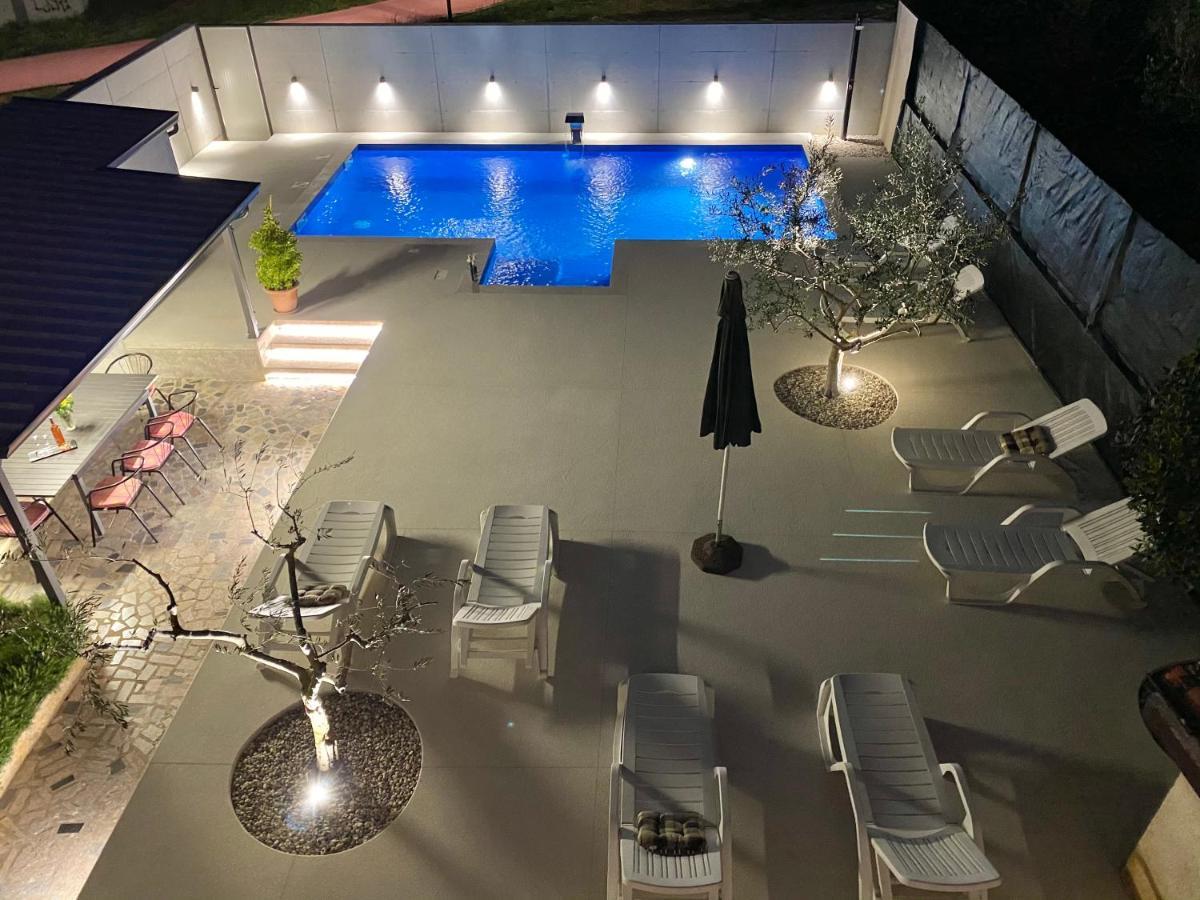 House Pula 2080 Villa Ngoại thất bức ảnh
